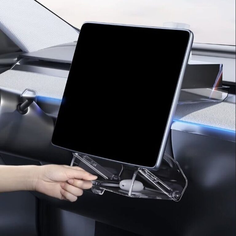 Boite rangement sous écran Tesla Model Y 3 (1)